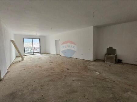 Appartamento 3+1 in vendita a 5-Maji  !