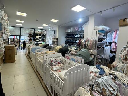 Locale commerciale in affitto a Yzberisht vicino al big market