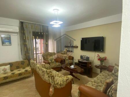 Apartament 1+1 me qira – Plazh Ilira, kati i 7 me ashensor