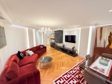 🏡 Shitet apartament modern 2+1  me verandë të madhe,pranë Kopshtit Botanik