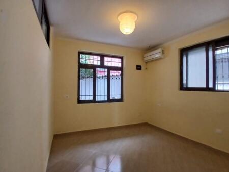 Jepet Me Qera Apartament 1+1+1 Ballkon