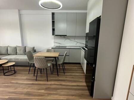 2+1, luxury furnished, near the red school, 1050 euros with parking