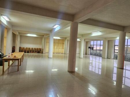 JEPET ME QERA NDERTESA SHUMËFUNKSIONALE 3 KATËSHE ADRESA SHENOVLASH 200M NGA AUTOSTRADA