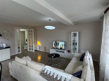 Qera, Penthouse 2+1+verande, Fresk!
