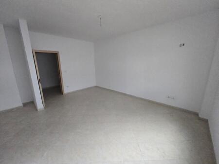 Shitet Apartament 2+1+2Blk ne Fresk