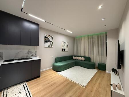 Shitet 1+1 Astir prane Nela 5