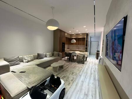 Shitet Apartament 2+1 – Emerald Center, 5 Maj