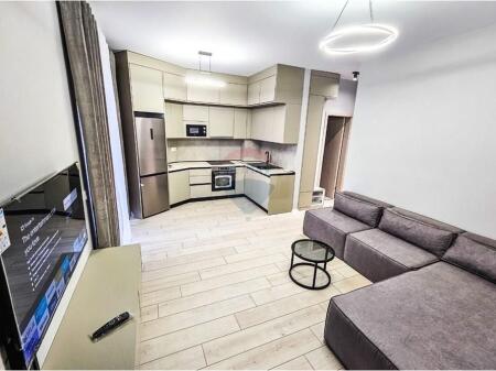 Me qira: Apartament tek River Residence