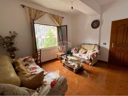 Shtëpi me tarracë - Për Shitje - Rruga Myslym Keta, Tiranë(ID: 530291047-51)