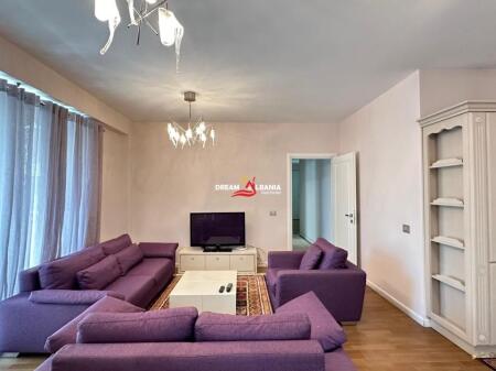 Appartamento in affitto 2+1+2, in via Qemal Stafa vicino al Pazarit te Ri ID (42215445)
