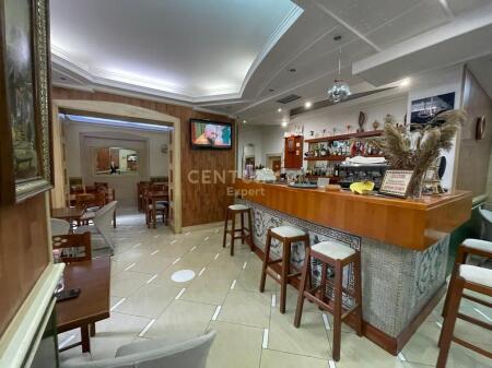 AMBIENT KOMERCIAL PER QIRA NE RRUGEN E KAVAJES !