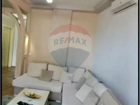 APARTAMENT 1+1 ME QIRA PRANE GJIMNAZIT PARTIZANI !