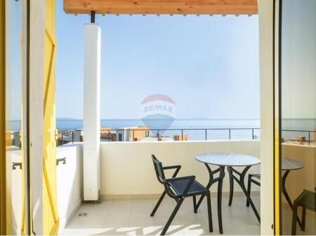 10 Gazonjere ne shitje ne Santorini