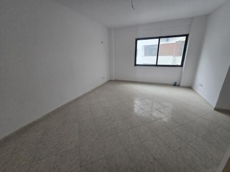 Shitet Apartament 2+1+2Blk ne Fresk