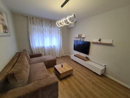 APARTAMENT 1+1 TEK RRUGA E KAVAJES! 800 € /Muaj