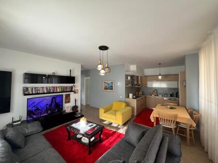 🏡 Shitet Apartament 2+1 – Kodra e Diellit 🌇