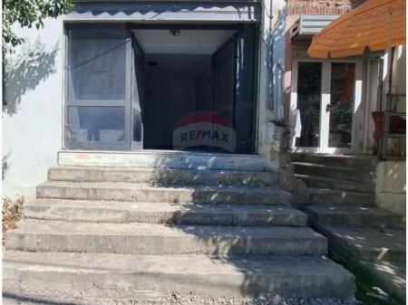 SUPER OKAZION! 2 Dyqane për Shitje