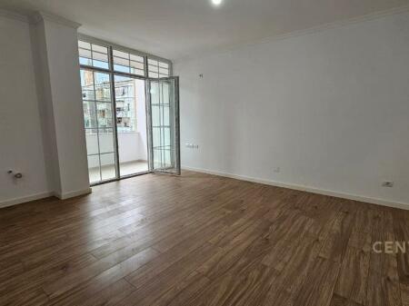 2+1 PER SHITJE TEK RRUGA E BOGDANEVE!