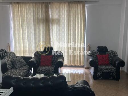 Qera , Apartament 2+1, Rruga 5 Maji, 350 Euro/muaj