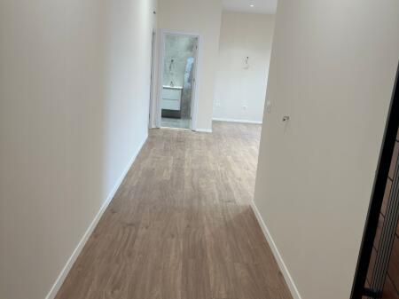 Shitet apartament 1+1 prane kompleksit Mangalem 21
