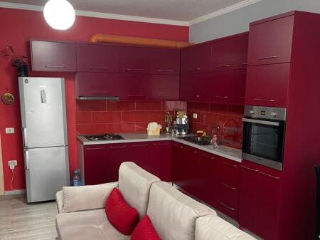 APARTAMENT 1+1 ME QIRA – PRANË HOTEL PALACE