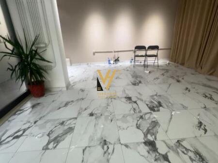 JEPET ZYRE 50 M2 ME QERA TE UNAZA E RE 40.000 LEKE