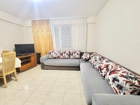 Shtepi 1+1 e Bollshme ( Rr. Vilave - TEG, Lunder ) i Kompletuar: Kuzh e Re & Dh Gjumi e Madhe 300 Euro/Muaj