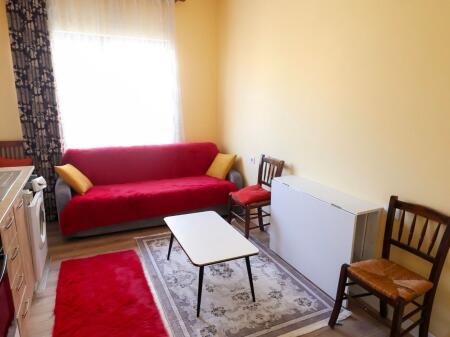 Jepet me Qira Apartamet 1+1. 📍  Shkoze