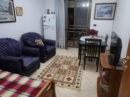 🏢Pak minuta larg Sheshit Skenderbej,jepet me qera apartament,1+1,i mobiluar.70,000Leke