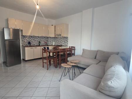Apartament — 2+1 me qera 📍 Adresa: Shkembi i Kavajes.