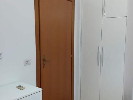 Apartament 2+1, Fresku!