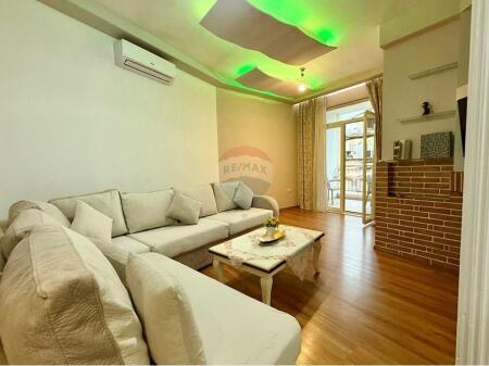 APARTAMENT 1+1 ME QIRA PRANE GJIMNAZIT PARTIZANI !