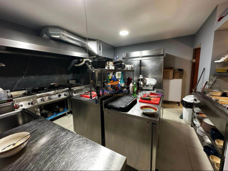 ATTIVITÀ COMMERCIALE IN VENDITA 105M2 "PRESSO IL COMUNE DI PARIGI" 27.000 EURO (AFFITTO MENSILE 750 EURO)
