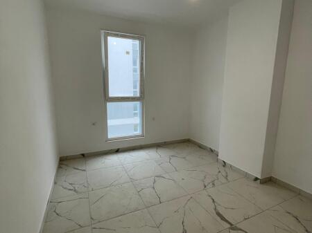 Jepet me qera apartament 1+1 i pa mobiluar per zyre tek Kompleksi Kika 2!