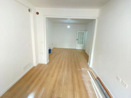 📍 Super lokacion! 🏢 Shitet apartament 1+1 pranë Rrugës së Kosovareve.  Mundësi kreditimi