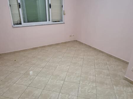 🏢 Jepet me Qira Apartament 1+1 ne Don Bosko, pranë Rrugës kryesore