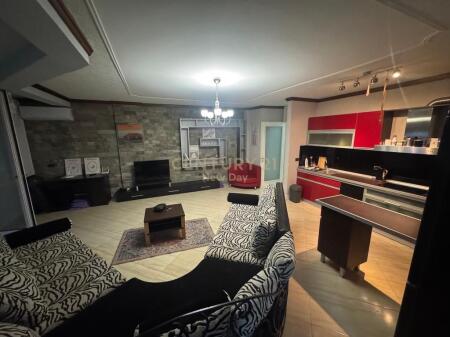 Shitet Apartament 2+1+2 , zona Mali Robit.