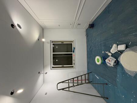 jepet ambjent zyre me qera tek Rruga Myslym Shyri