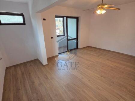 Shitet, Apartament 2+1,tek Ish Rajoni I Policise, Durres!