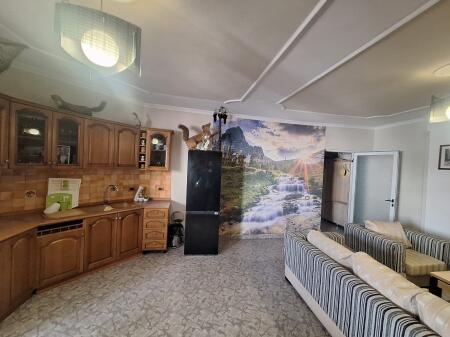 Appartamento 2+1, Don Bosko!