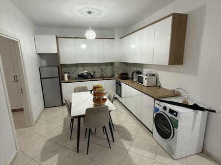 Appartamento 2+1, Astir!