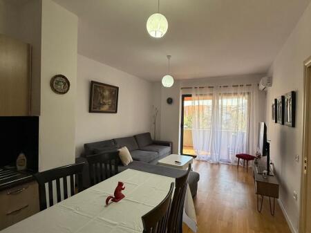 Apartment 2+1+Parking for rent in Astir on “Migjeni” Boulevard!
