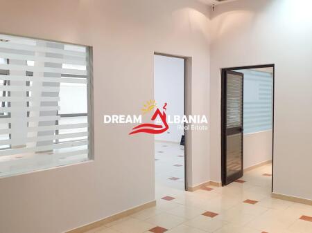 Jepet zyre me qera tek Rruga e Kavajes prane Globe (ID 4261723)