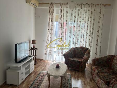 APARTAMENT ME QERA 1+1 KOMPLEKSI GOLDEN PARK 50.000 LEKE