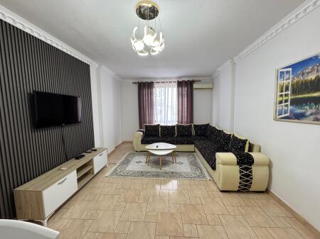 Shitet Apartament 1+1