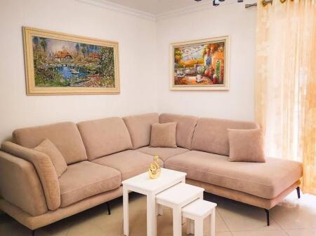 Apartament me qera 3+1 tek Pazari i Ri (ID B23148) Tirane