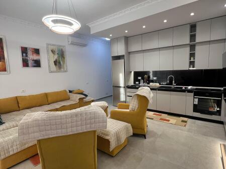 APARTAMENT ME QIRA 2+1 TE KAFE FLORA NE QENDER