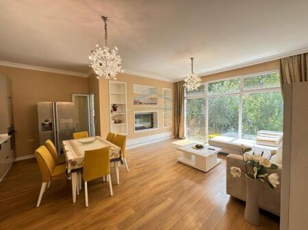 Qera, Apartament 2+1+Post Parkimi, Liqeni i Thate, prane Hotel Radisson, Tirane.