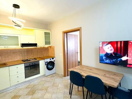 Apartament me qera 1+1 Qendër!