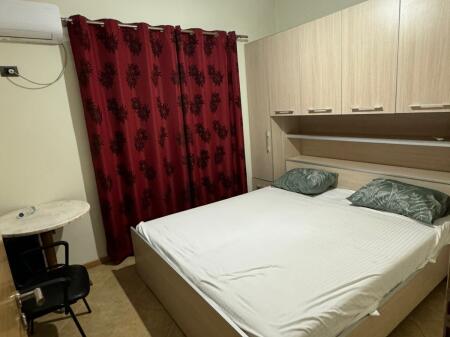 Affitto 1+1 Via Siri Kodra / Frigorifero.